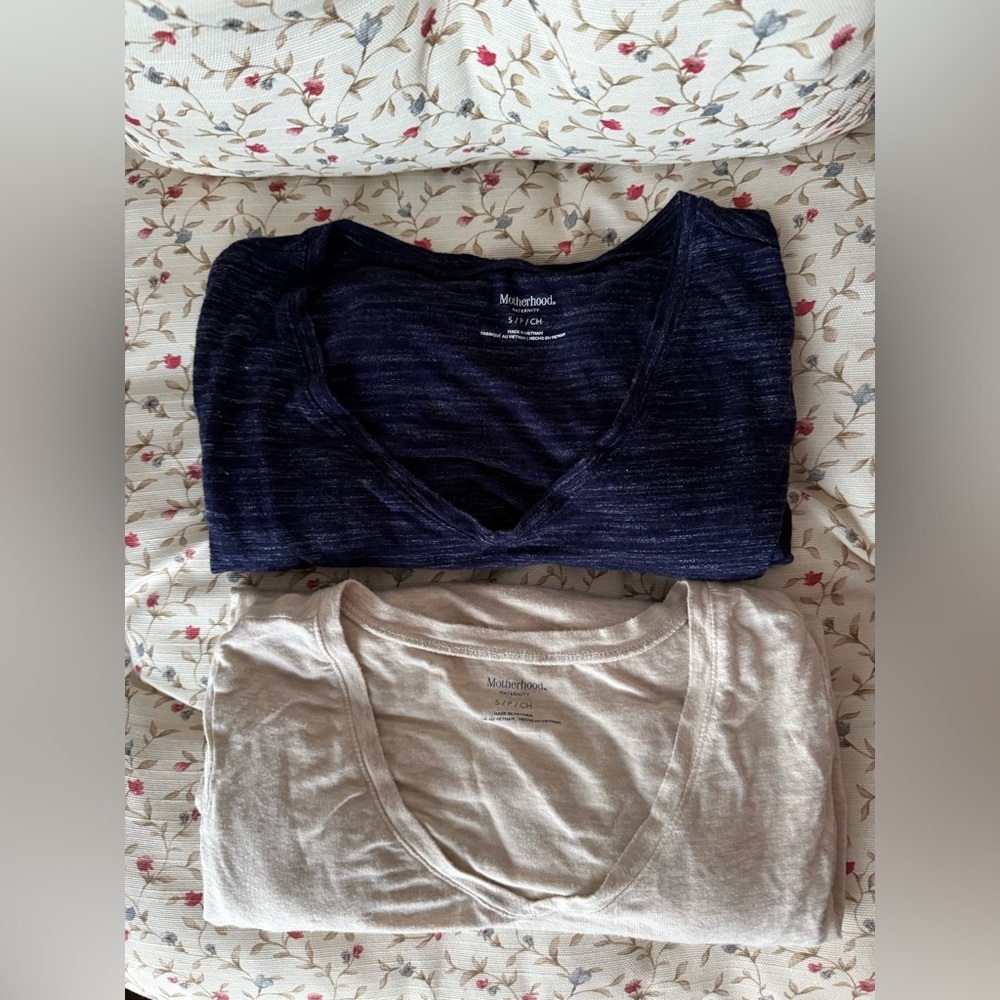 Motherhood maternity Long sleeve size small bundle